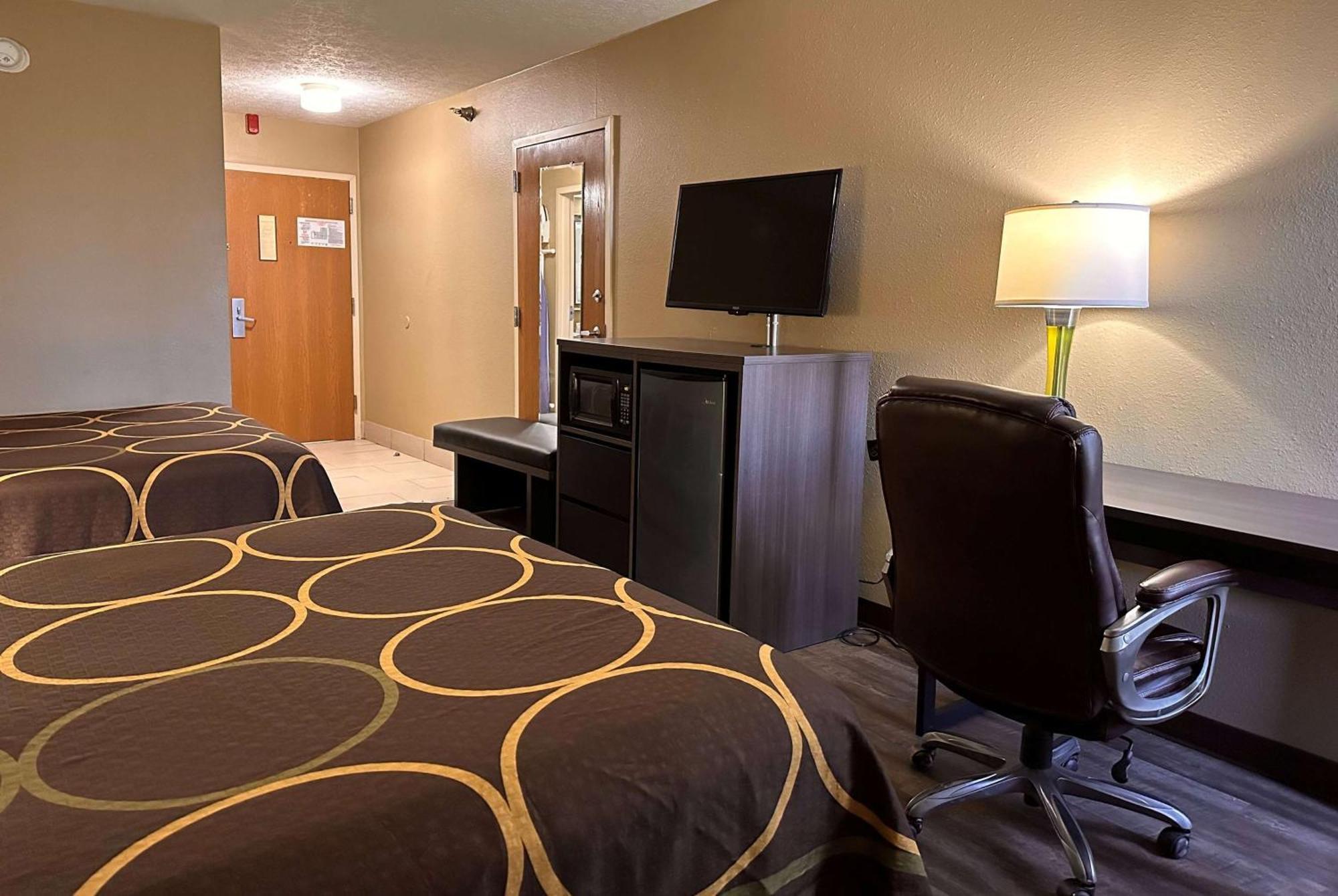 Super 8 By Wyndham Bellefontaine Hotel Exterior foto