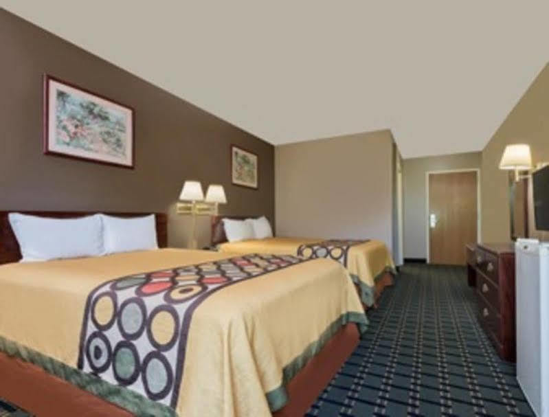 Super 8 By Wyndham Bellefontaine Hotel Exterior foto