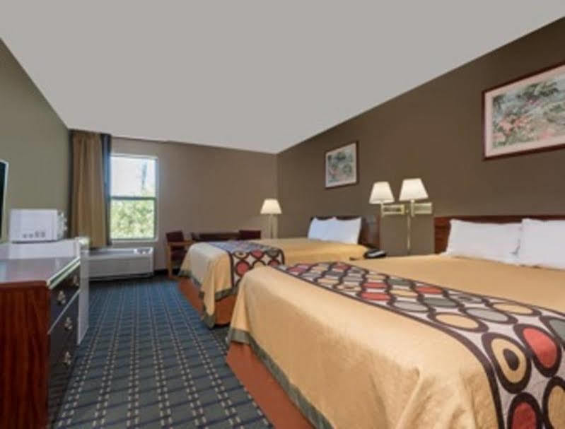 Super 8 By Wyndham Bellefontaine Hotel Exterior foto